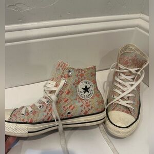 Converse High Top US Size 9 Almost Perfect Condition